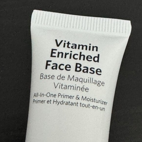 Bobbi Brown Vitamin Enriched Face Base - Picture 5 of 16